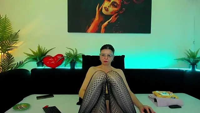 EllaTess online show from March 11, 2025, 9:59 pm