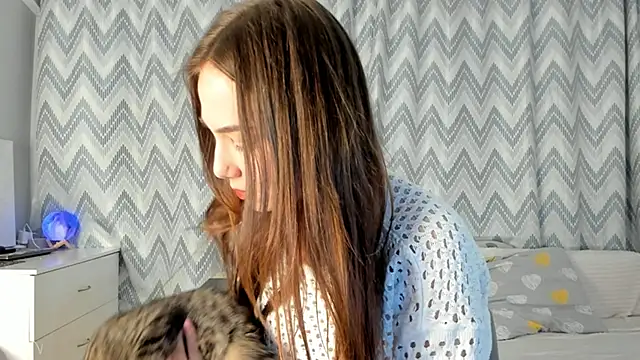 Tate Angel online show from February 7, 2025, 6:13 pm