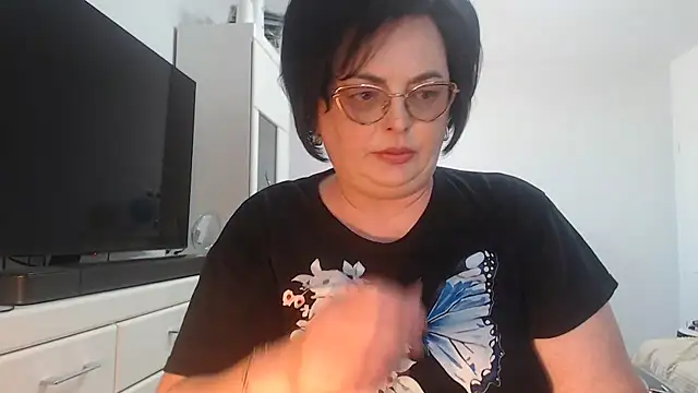 Snapshot of Amandamuller1982 chatting on May 7, 2026, 11:24 am Amandamuller1982 online show from May 7, 2026, 11:24 am
