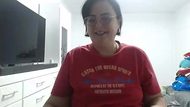 Amandamuller1982 online show from September 24, 2025, 11:10 pm