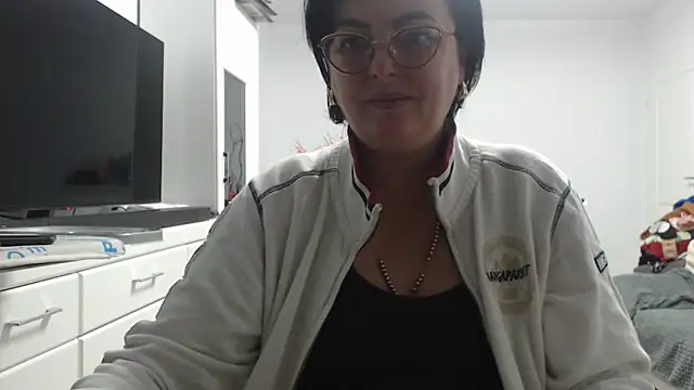 Amandamuller1982 online show from November 7, 2025, 11:52 pm