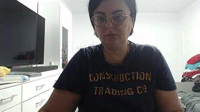 Amandamuller1982 online show from September 17, 2025, 9:50 pm