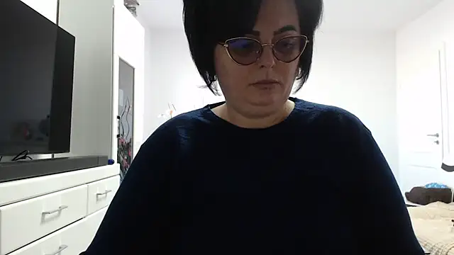 Amandamuller1982 online show from February 1, 2026, 12:47 pm