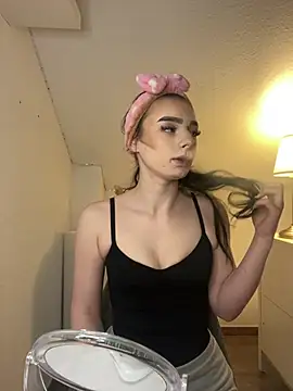 AdelinaAlia online show from March 25, 2026, 10:58 am