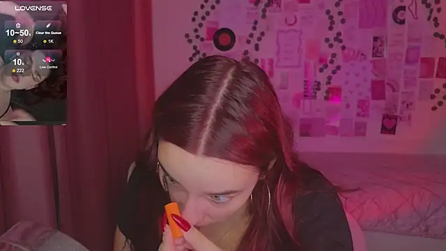 CookyDaisy online show from October 8, 2025, 3:24 pm