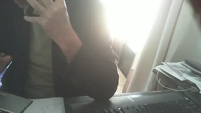 shyfrenchcock1 online show from March 24, 2026, 1:33 pm