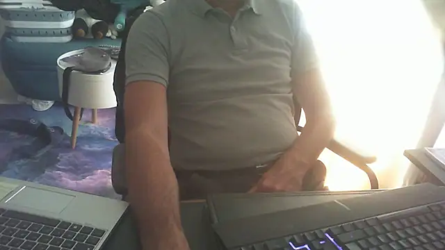 Snapshot of shyfrenchcock1 chatting on July 7, 2026, 9:13 am shyfrenchcock1 online show from July 7, 2026, 9:13 am