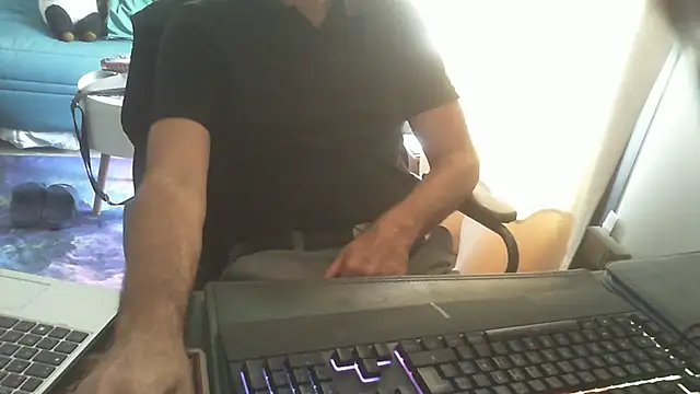 Snapshot of shyfrenchcock1 chatting on July 29, 2026, 1:21 pm shyfrenchcock1 online show from July 29, 2026, 1:21 pm