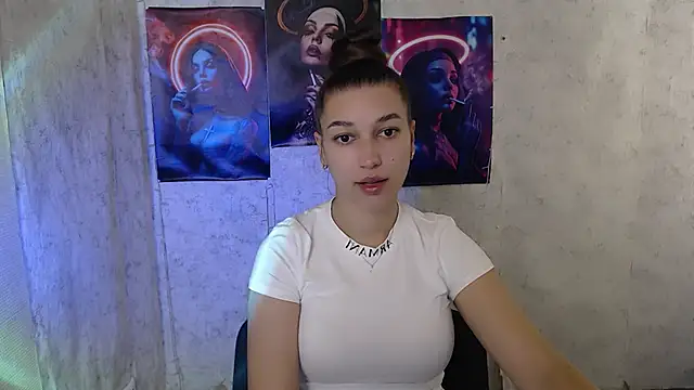 Snapshot of KarolinaRosse_ chatting on October 17, 2025, 5:22 am KarolinaRosse  online show from October 17, 2025, 5:22 am