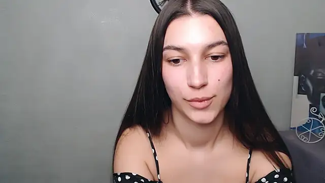 Snapshot of KarolinaRosse_ chatting on March 14, 2025, 2:41 pm KarolinaRosse  online show from March 14, 2025, 2:41 pm