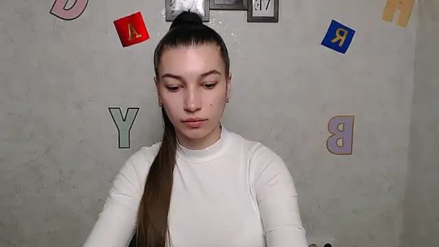 Snapshot of KarolinaRosse_ chatting on March 11, 2025, 7:03 am KarolinaRosse  online show from March 11, 2025, 7:03 am