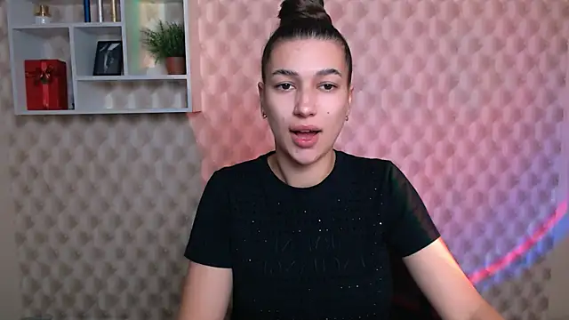 Snapshot of KarolinaRosse_ chatting on October 1, 2025, 5:12 am KarolinaRosse  online show from October 1, 2025, 5:12 am