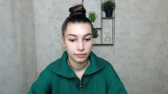 Snapshot of KarolinaRosse_ chatting on March 8, 2025, 6:54 am KarolinaRosse  online show from March 8, 2025, 6:54 am