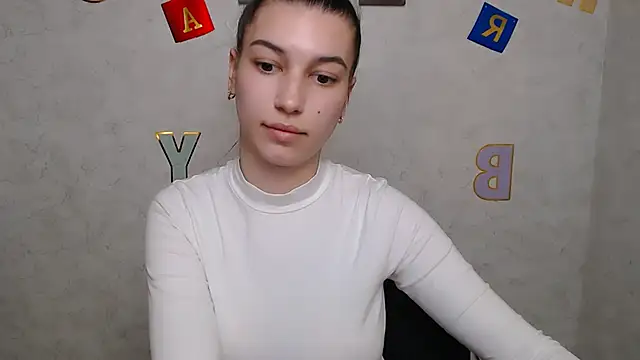 Snapshot of KarolinaRosse_ chatting on March 11, 2025, 10:07 am KarolinaRosse  online show from March 11, 2025, 10:07 am