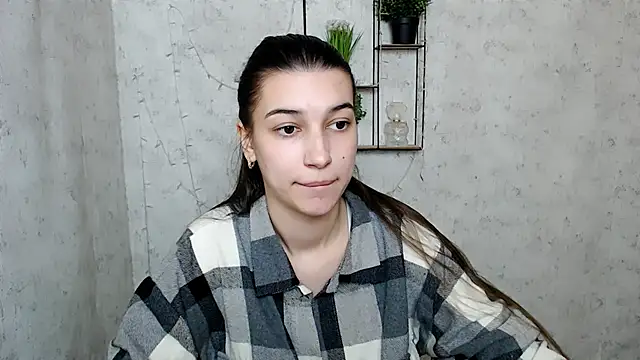 Snapshot of KarolinaRosse_ chatting on March 15, 2025, 10:35 am KarolinaRosse  online show from March 15, 2025, 10:35 am