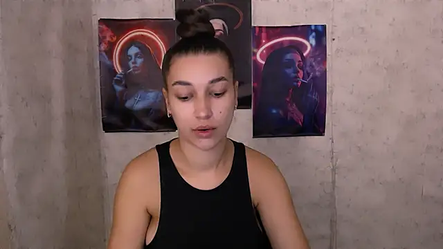 Snapshot of KarolinaRosse_ chatting on September 19, 2025, 5:00 am KarolinaRosse  online show from September 19, 2025, 5:00 am