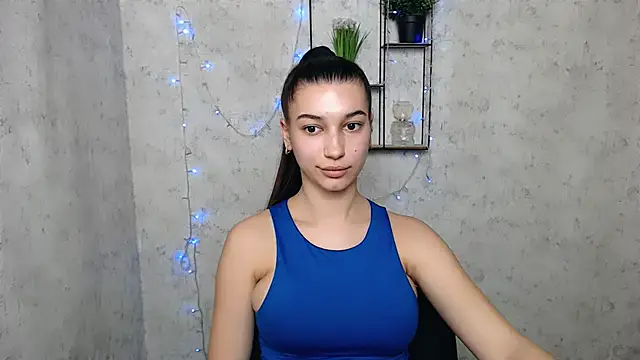Snapshot of KarolinaRosse_ chatting on March 10, 2025, 9:56 am KarolinaRosse  online show from March 10, 2025, 9:56 am