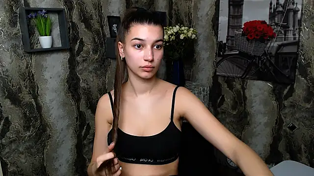 Snapshot of KarolinaRosse_ chatting on March 9, 2025, 11:14 am KarolinaRosse  online show from March 9, 2025, 11:14 am
