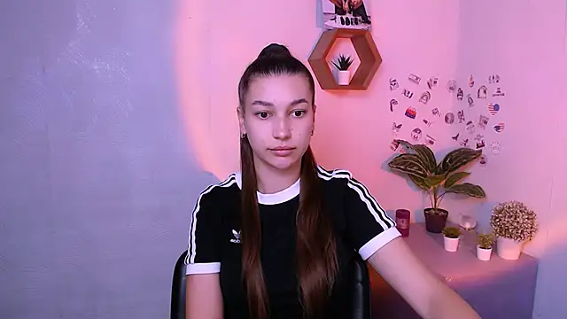 Snapshot of KarolinaRosse_ chatting on September 30, 2025, 5:02 am KarolinaRosse  online show from September 30, 2025, 5:02 am