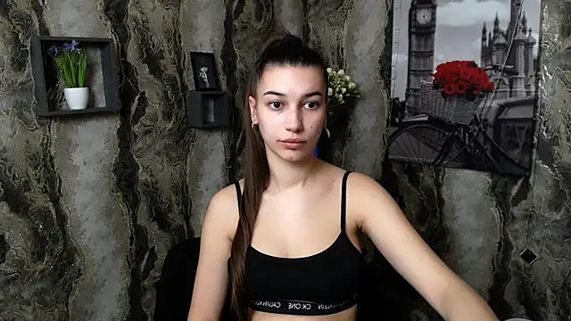 Snapshot of KarolinaRosse_ chatting on March 9, 2025, 7:12 am KarolinaRosse  online show from March 9, 2025, 7:12 am