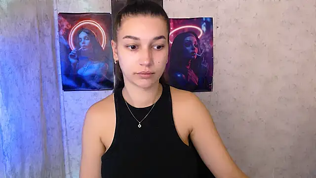 Snapshot of KarolinaRosse_ chatting on October 20, 2025, 5:42 am KarolinaRosse  online show from October 20, 2025, 5:42 am