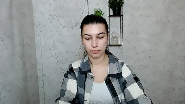 Snapshot of KarolinaRosse_ chatting on March 15, 2025, 6:58 am KarolinaRosse  online show from March 15, 2025, 6:58 am