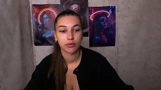 Snapshot of KarolinaRosse_ chatting on September 15, 2025, 5:08 am KarolinaRosse  online show from September 15, 2025, 5:08 am