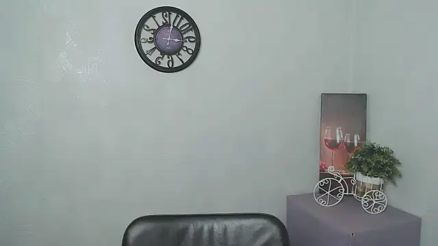 Snapshot of KarolinaRosse_ chatting on February 23, 2025, 7:00 am KarolinaRosse  online show from February 23, 2025, 7:00 am
