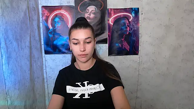 Snapshot of KarolinaRosse_ chatting on October 14, 2025, 4:57 am KarolinaRosse  online show from October 14, 2025, 4:57 am
