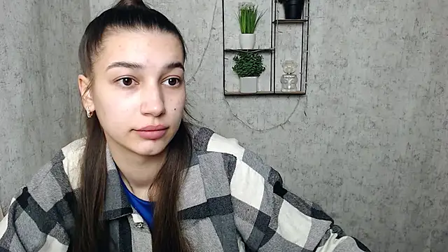 Snapshot of KarolinaRosse_ chatting on March 7, 2025, 6:57 am KarolinaRosse  online show from March 7, 2025, 6:57 am