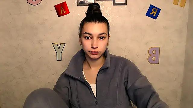 Snapshot of KarolinaRosse_ chatting on February 20, 2025, 7:01 am KarolinaRosse  online show from February 20, 2025, 7:01 am