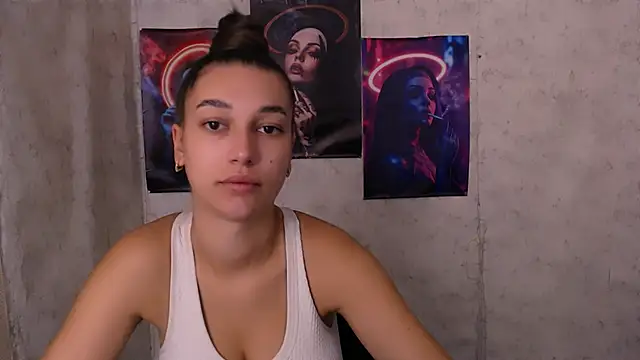 Snapshot of KarolinaRosse_ chatting on September 18, 2025, 4:59 am KarolinaRosse  online show from September 18, 2025, 4:59 am