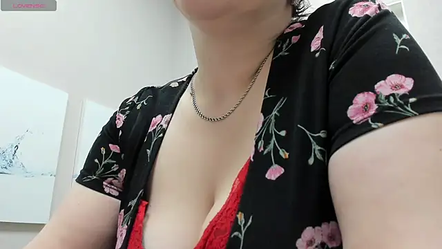 Snapshot of Dolorys chatting on December 15, 2024, 5:45 am Dolorys online show from December 15, 2024, 5:45 am