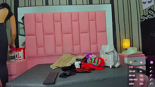 Ashleimoss online show from March 11, 2025, 11:33 am