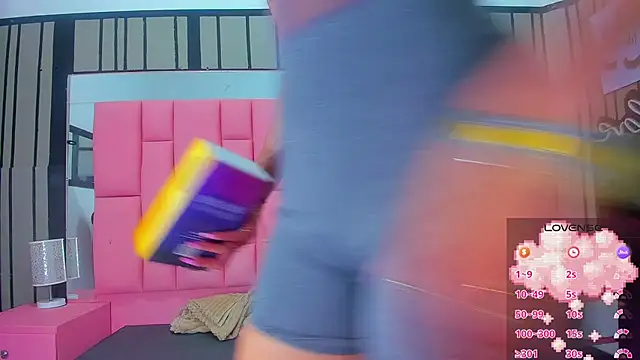 Ashleimoss online show from March 1, 2025, 11:39 am