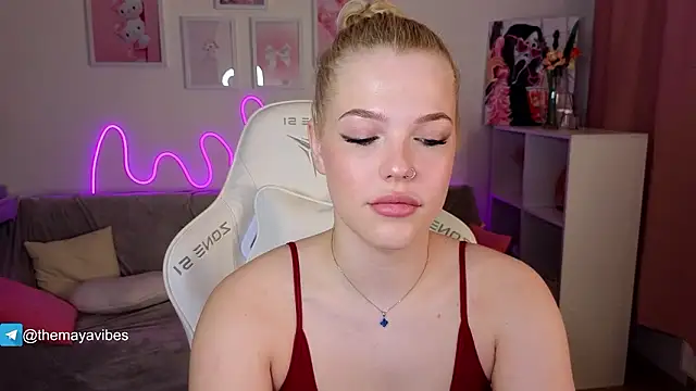 Snapshot of Maya_Rave chatting on February 12, 2026, 3:50 am Maya Rave online show from February 12, 2026, 3:50 am