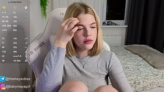 Snapshot of Maya_Rave chatting on November 28, 2025, 3:17 am Maya Rave online show from November 28, 2025, 3:17 am