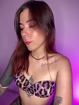 luccianagreyy online show from March 20, 2025, 1:02 am