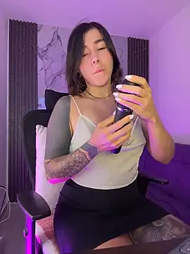 Snapshot of luccianagreyy chatting on June 19, 2026, 11:38 am luccianagreyy online show from June 19, 2026, 11:38 am