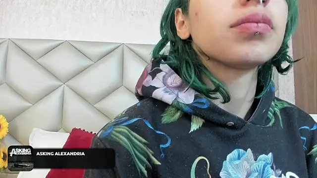 Snapshot of Im_gaia chatting on November 17, 2025, 12:09 pm Im gaia online show from November 17, 2025, 12:09 pm