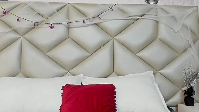 Snapshot of Im_gaia chatting on November 1, 2025, 1:16 pm Im gaia online show from November 1, 2025, 1:16 pm