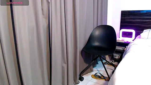 Snapshot of FaustoCock chatting on December 16, 2025, 8:46 pm FaustoCock online show from December 16, 2025, 8:46 pm