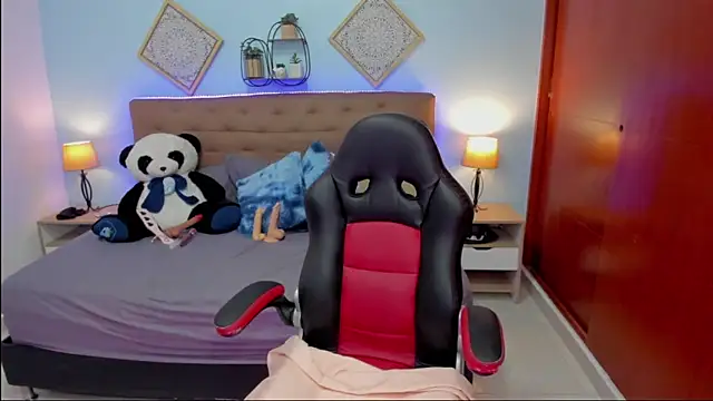 Snapshot of Edelaine_rogers chatting on November 25, 2025, 6:03 am Edelaine rogers online show from November 25, 2025, 6:03 am