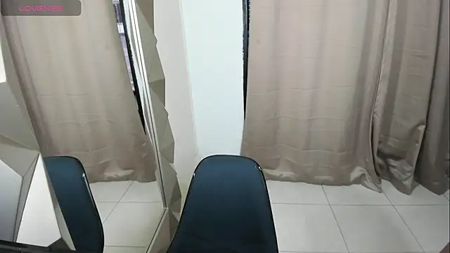 Snapshot of Mia_scarlet69 chatting on January 6, 2026, 12:42 pm Mia scarlet69 online show from January 6, 2026, 12:42 pm