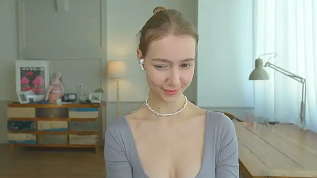 Snapshot of solar_bella chatting on February 9, 2025, 11:04 am solar bella online show from February 9, 2025, 11:04 am