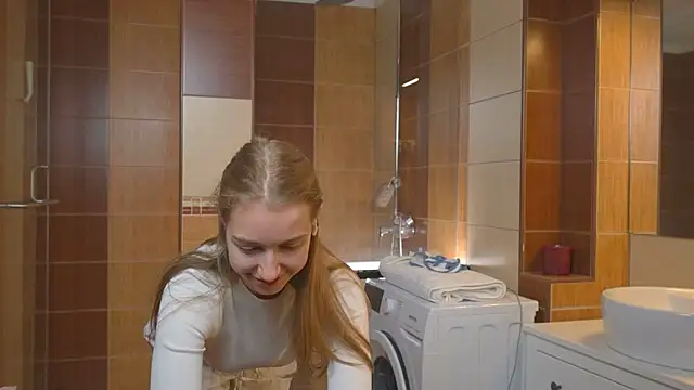 Snapshot of solar_bella chatting on January 3, 2025, 3:55 pm solar bella online show from January 3, 2025, 3:55 pm