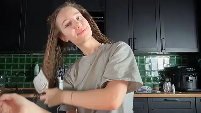 Snapshot of solar_bella chatting on February 26, 2026, 4:34 am solar bella online show from February 26, 2026, 4:34 am