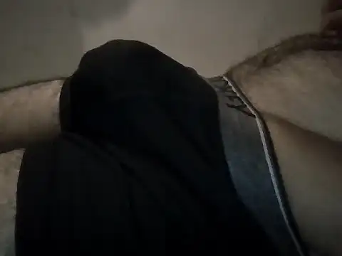 themostnaughtiestguyy online show from April 17, 2026, 9:50 pm