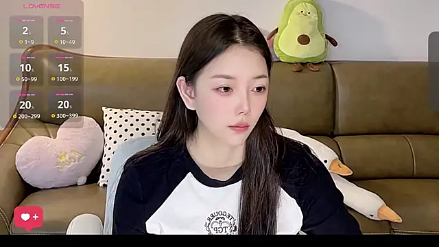 Yilin1999 online show from May 16, 2026, 8:13 am