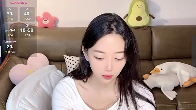 Yilin1999 online show from February 21, 2025, 10:26 pm